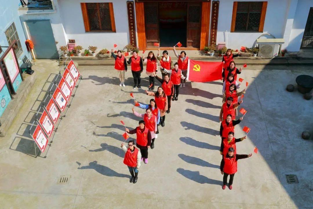 请问外地人可以在所在地的法院起诉离婚吗？游戏画面